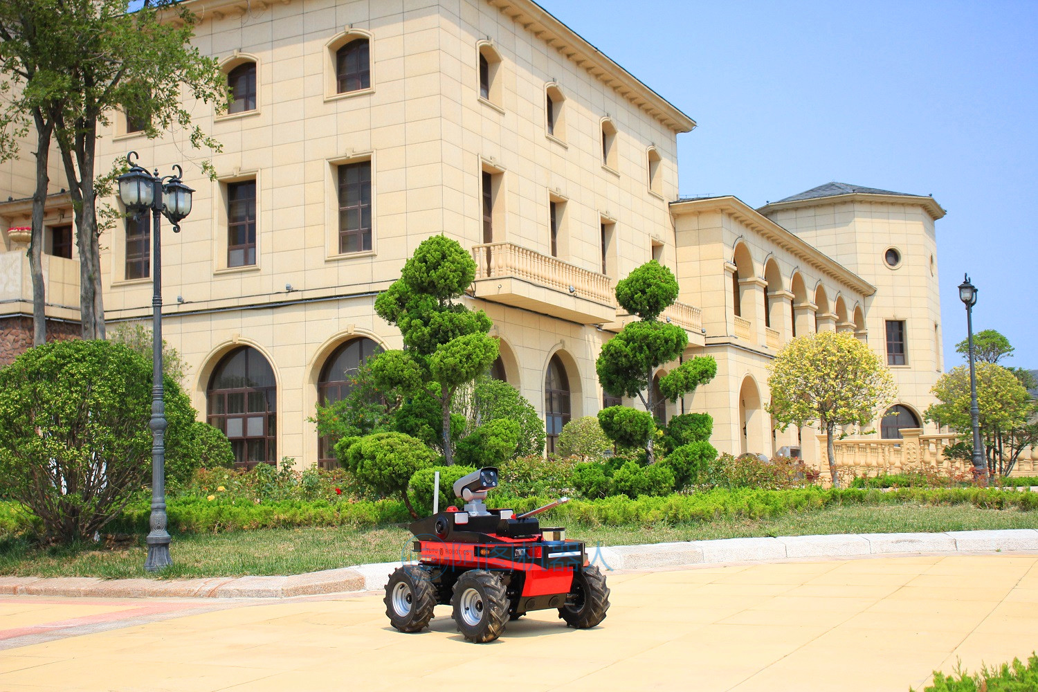 Autonomous Outdoor Security Patrol Robot